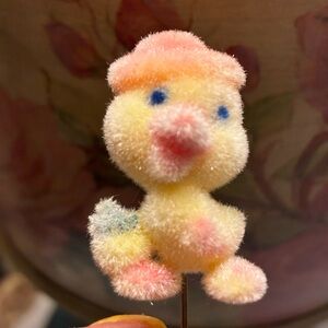 VTG flocked Easter stick pin